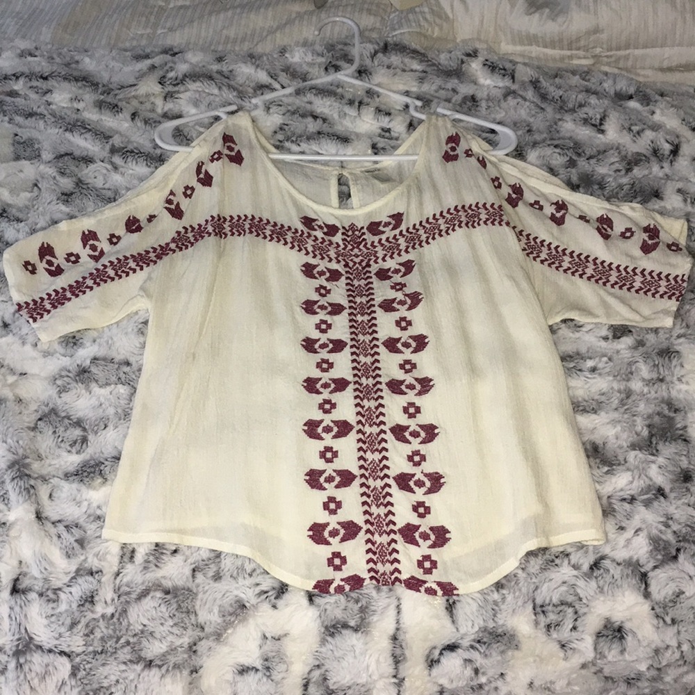 Open shoulder half sleeve shirt